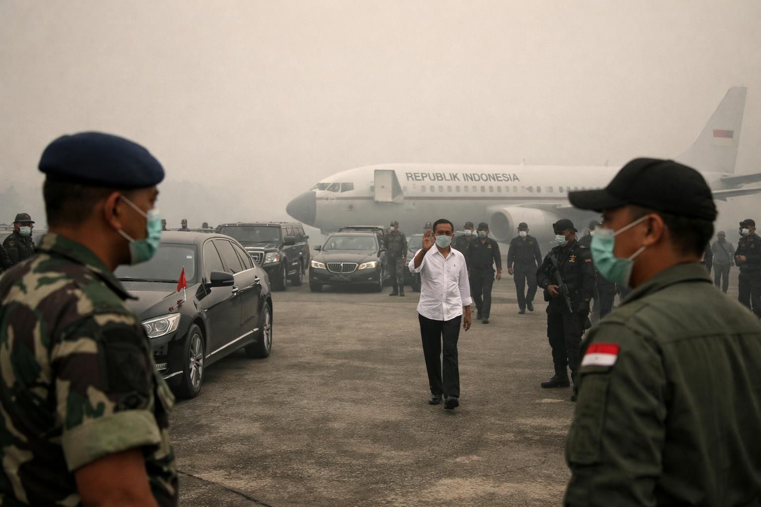 kedatangan prabowo di pekanbaru terjadi di tengah kabut asap akibat kebakaran hutan dan lahan (karhutla), menyampaikan perhatian dan solusi terkait penanganan bencana.